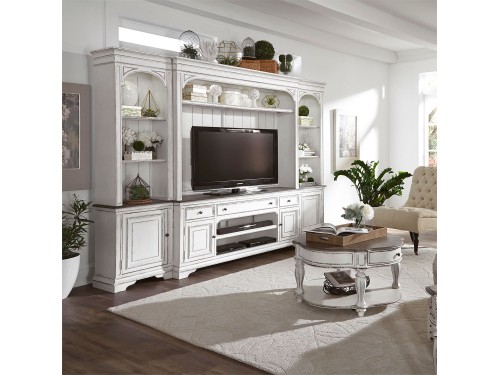 Magnolia Manor Entertainment Center with Piers